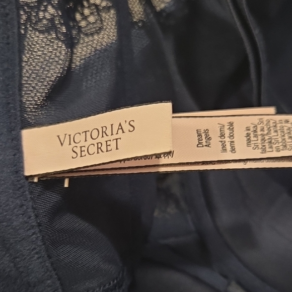 Victoria's Secret Black Lace Velvet Bra with Sparkling Straps - Picture 2 of 8